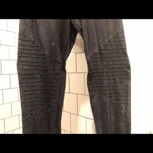 Fashion To Figure 1X Leggings